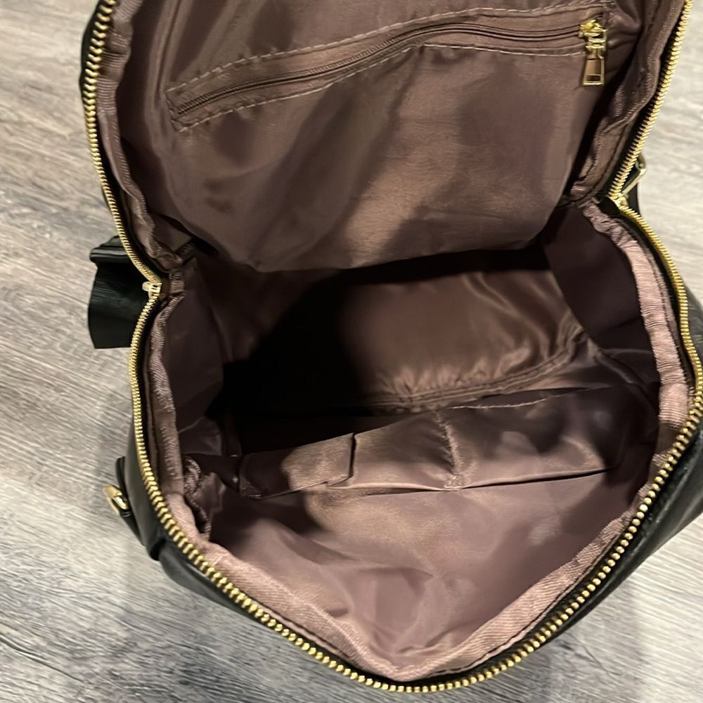 Fashion backpack in black and gold - NEW - Picture 10 of 13